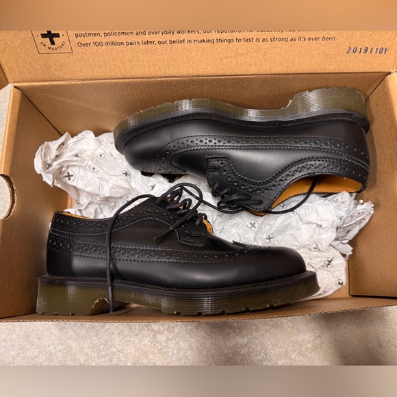 Dr. Martens Oxford shoes - Picture 3 of 5